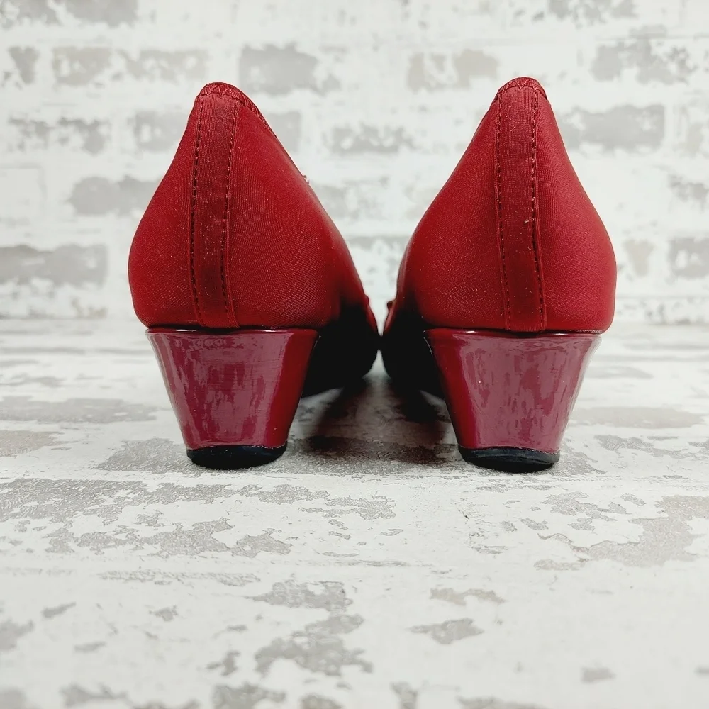 Bandolino Red Textile Slip On Gold Hardware Detail Wedge Heels E881